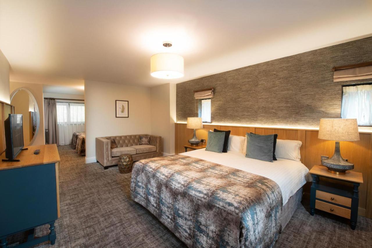 Boringdon Hall Hotel And Spa Plymouth Eksteriør bilde A bedroom at the hotel