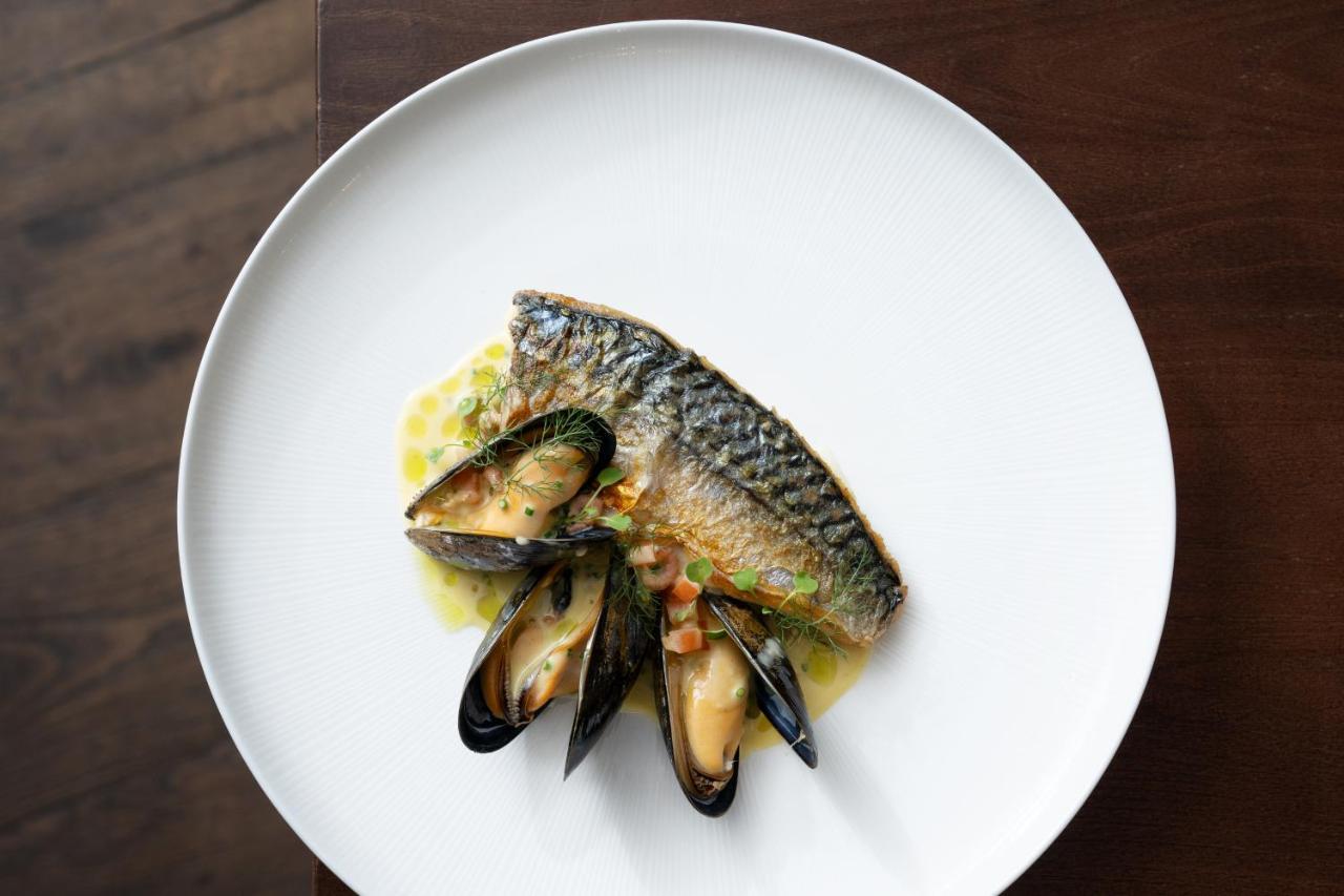 Boringdon Hall Hotel And Spa Plymouth Eksteriør bilde Mackerel and mussels